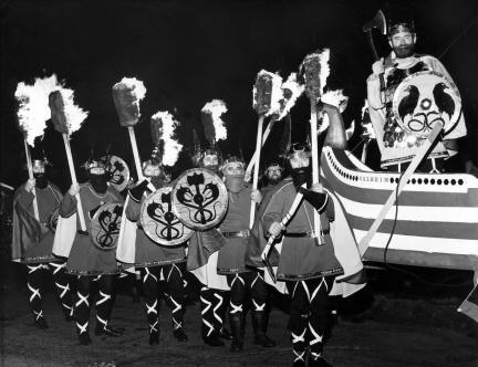 Procession 2
