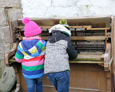 Young pianists 